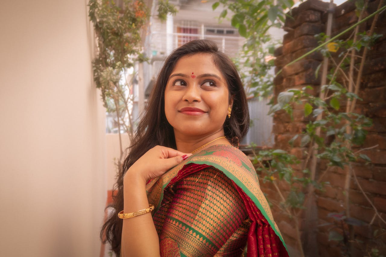 The Beauty of Ethnic Wear: Celebrating Tradition and Style with Desi Wear Hub