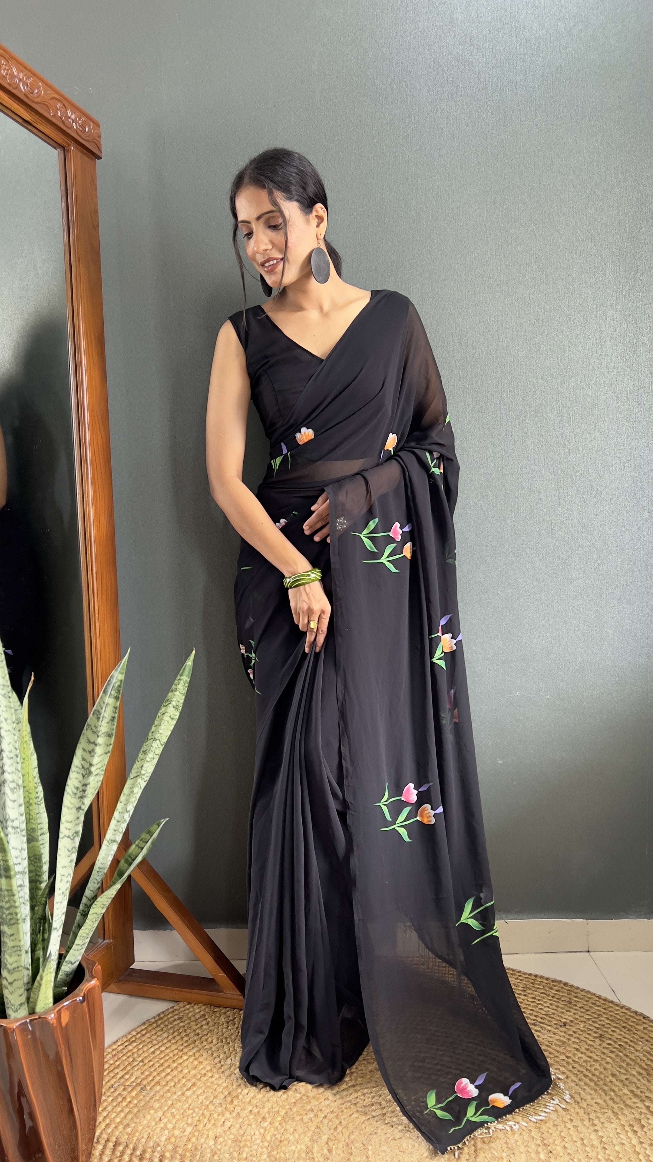 Hand-Painted 1 min Ready-to-Wear Saree