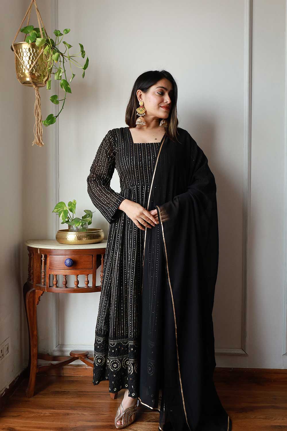 BLACK EMBROIDERY SUIT