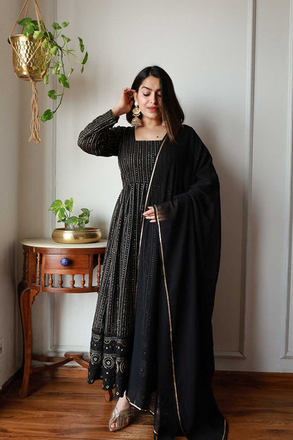 BLACK EMBROIDERY SUIT