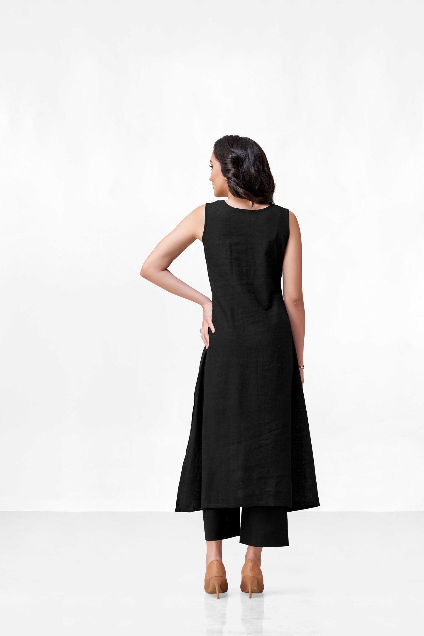 VEDA BLACK KURTA SET