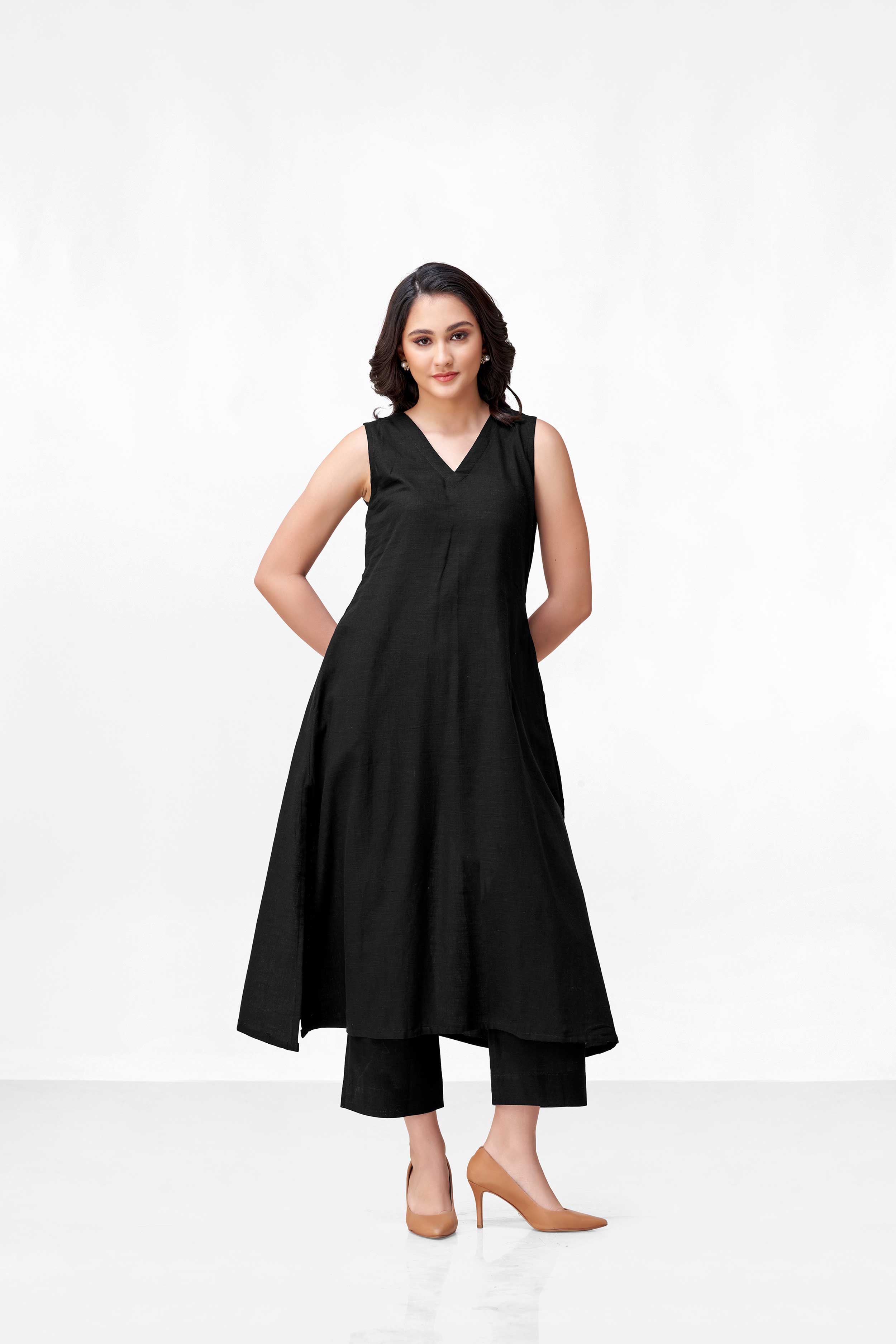 VEDA BLACK KURTA SET
