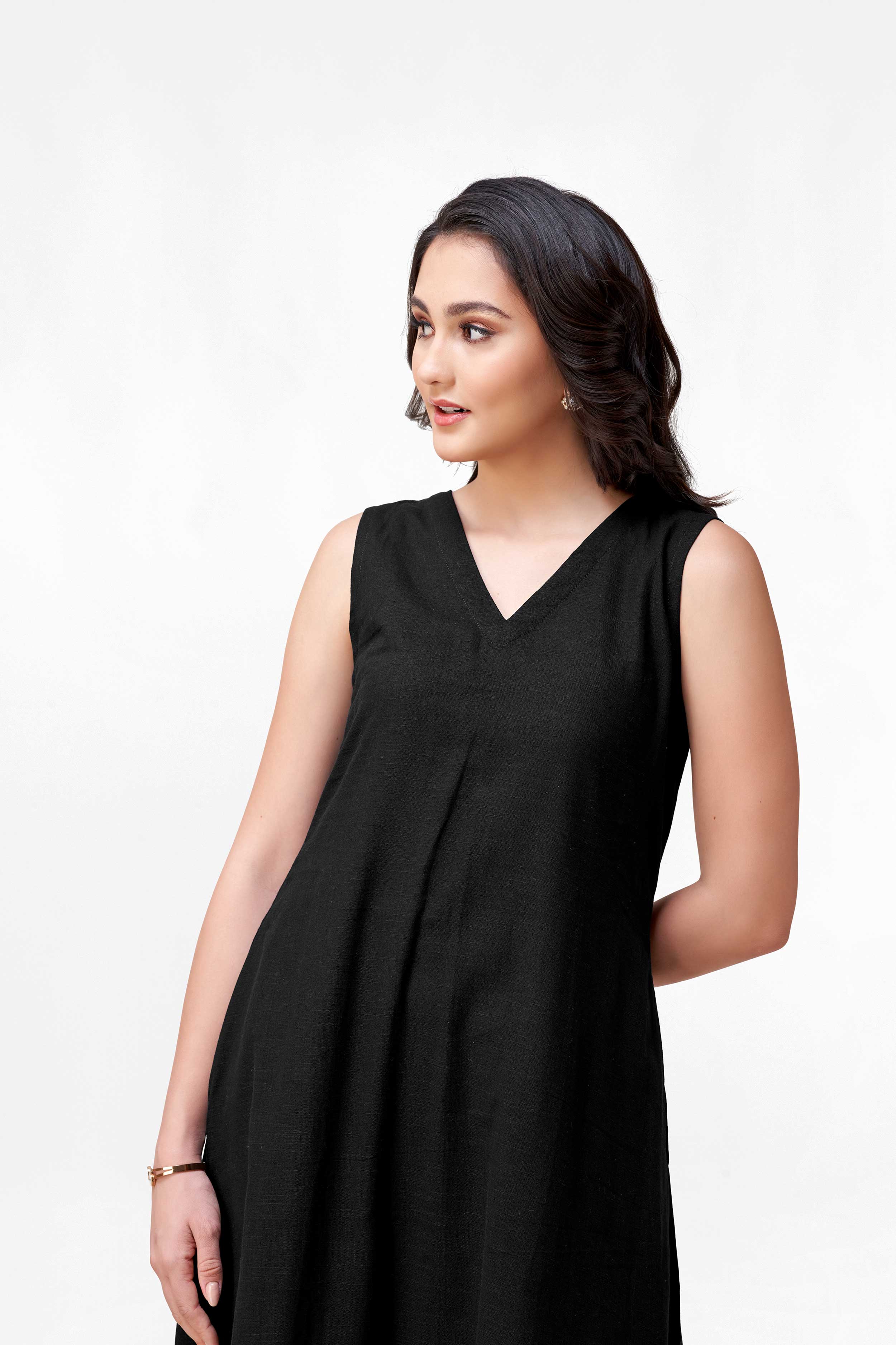 VEDA BLACK KURTA SET